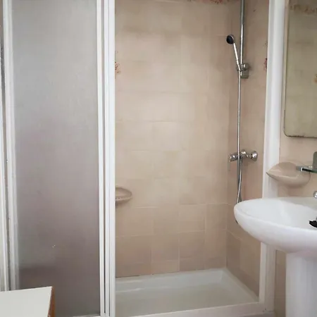 Playa De Levante Jazmines 10 *