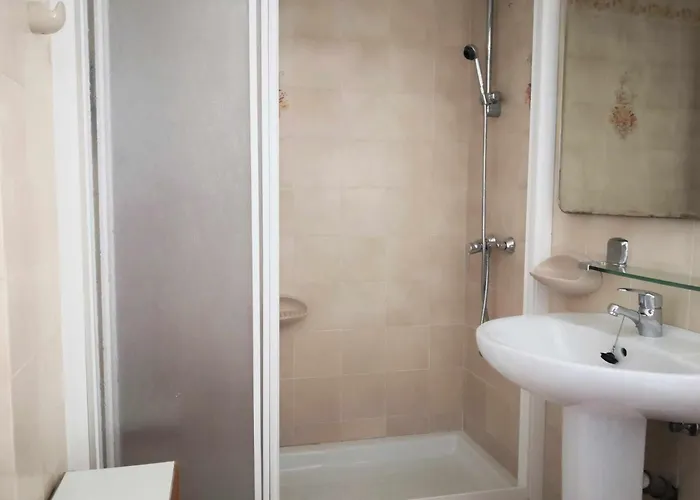 Playa De Levante Jazmines 10 *